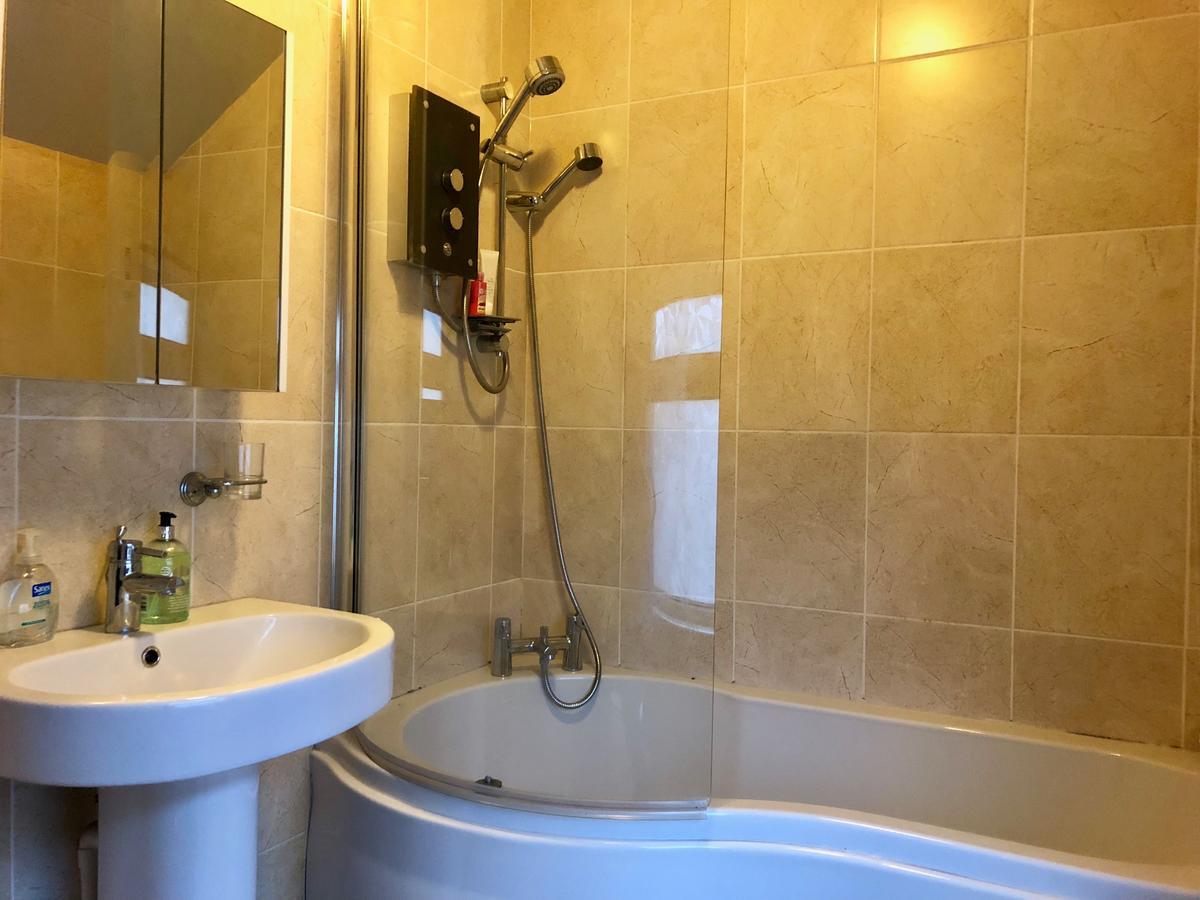 Edwardian City Centre House For Big Groups, Offroad Parking & Hot Tub! Cardiff Buitenkant foto